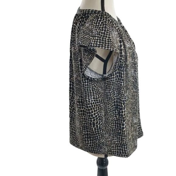 Banana Republic Blouse Womens Size S Black White Animal Print Cap Sleeve Keyhole - Picture 4 of 7